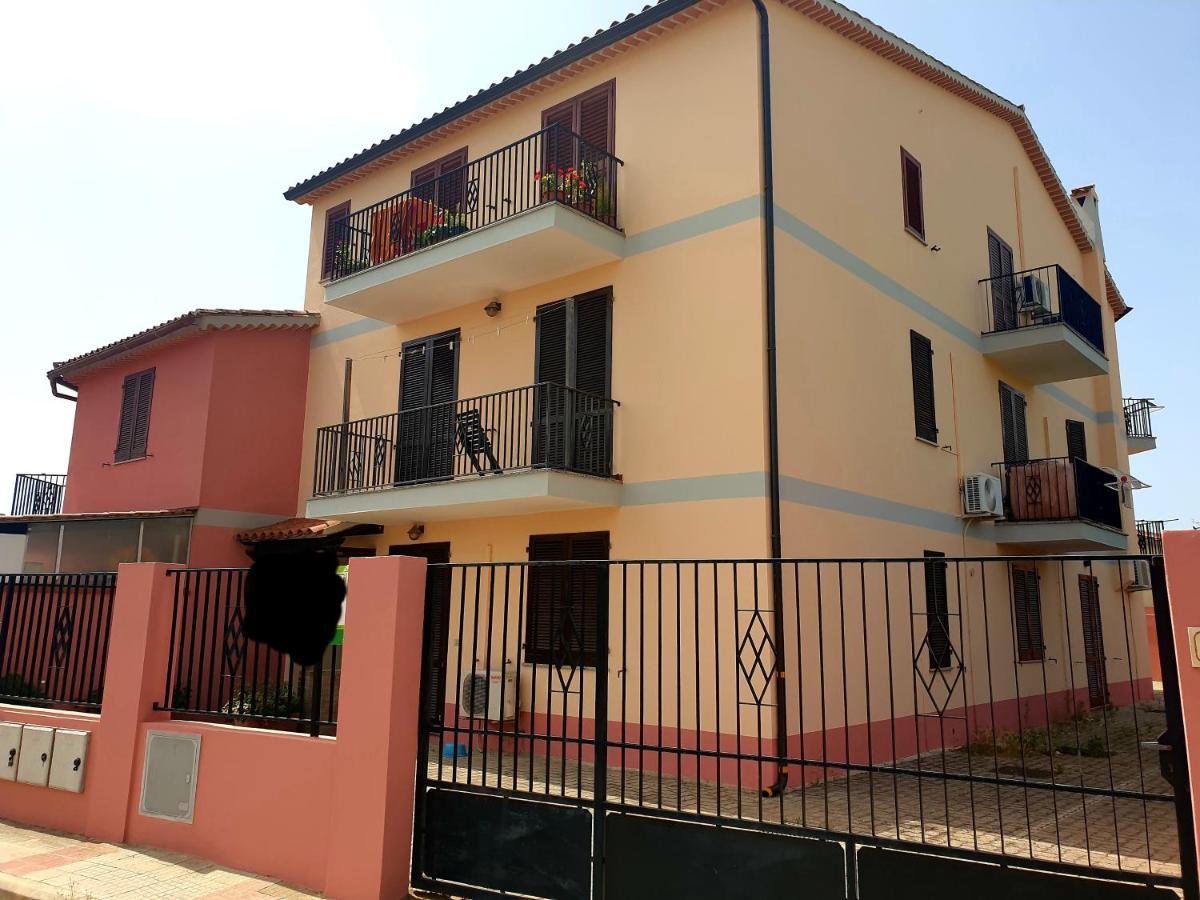Dimora Rena Dorada - Apartment in Pula, Sardinia, Italy Bagian luar foto