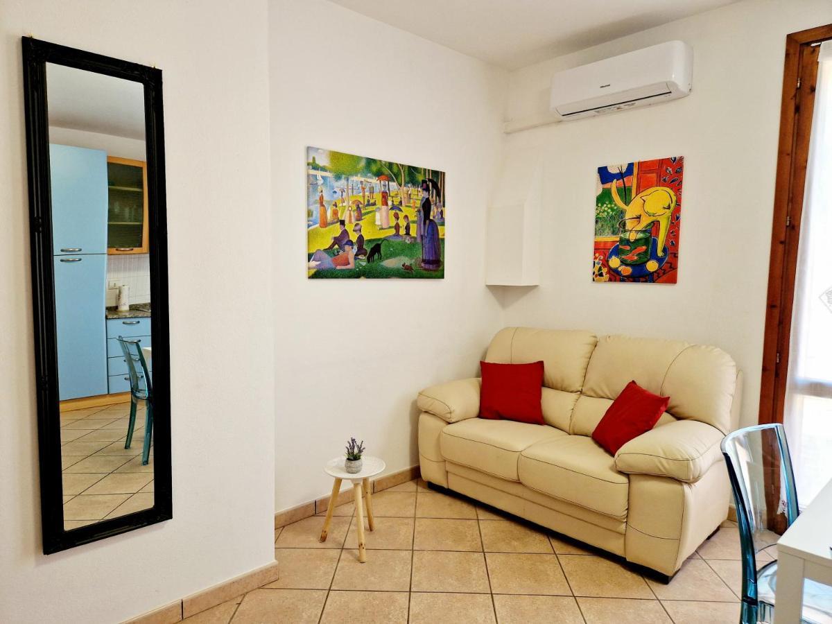 Dimora Rena Dorada - Apartment in Pula, Sardinia, Italy Bagian luar foto